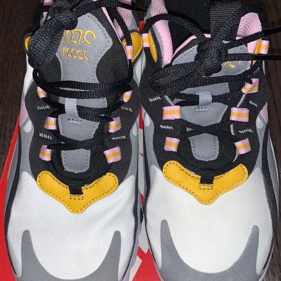 Nike Air Max 270 React Kid’s 7 Women’s Size 8.5 - Picture 8 of 9